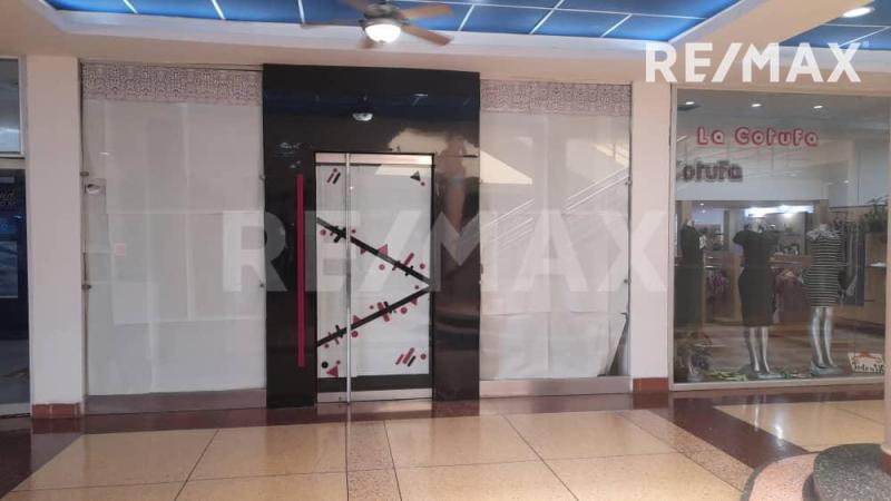 En Alquiler Negocio Avenida 6, Puerta Maraven, Cardón, Falcón, 4154, VEN