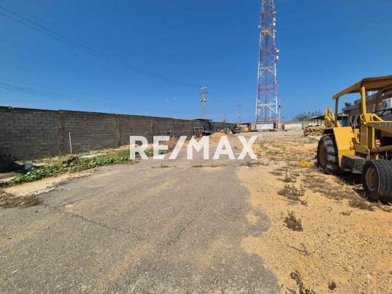 En Venta Local Industrial y Galpón Puerta Maraven, Cardón, Falcón, 4154, VEN