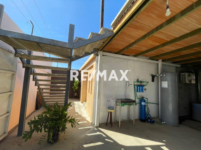 En Venta Casa o TownHouse avenida ollarvides puerta maraven