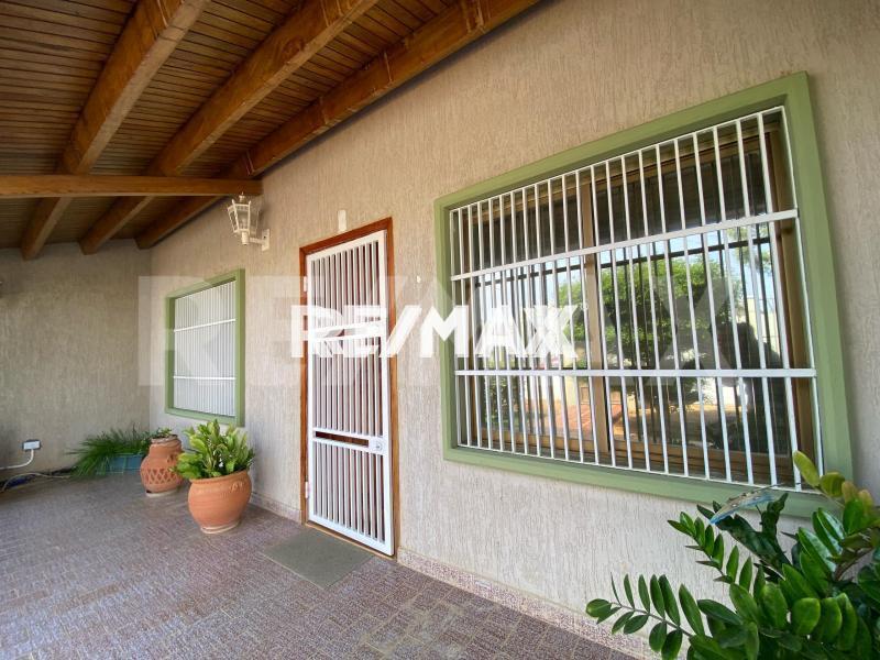 En Venta Casa o TownHouse avenida ollarvides puerta maraven