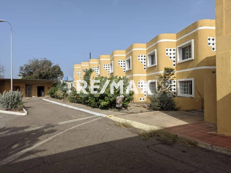 En Venta Edificio Avenida 6, Maraven, Cardón, Falcón, 4154, VEN