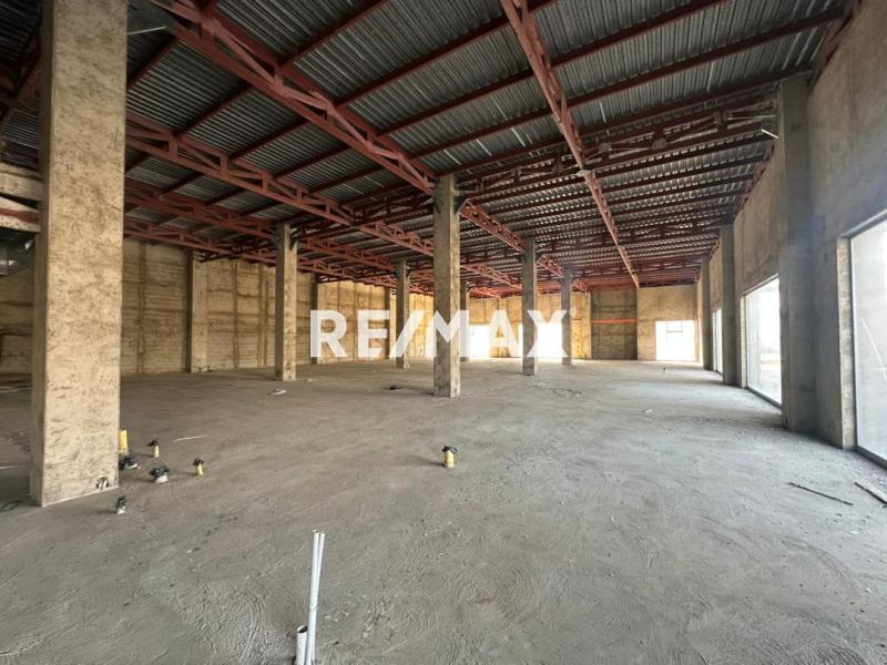 En Venta Edificio Avenida Santa Irene, Punto Fijo, Falcón, 4102, VEN