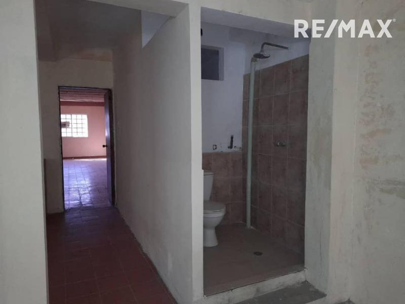 En Venta Edificio Avenida Santa Irene, Punto Fijo, Falcón, 4102, VEN