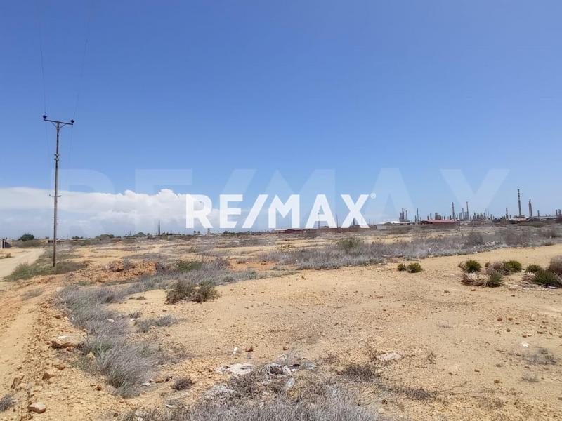 En Venta Terreno y Parcela Puerta Maraven