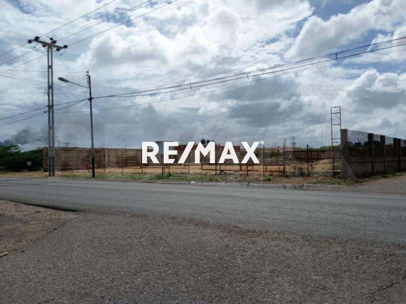 En Venta Terreno y Parcela Puerta Maraven, Punto Fijo, Edo. Falcon.