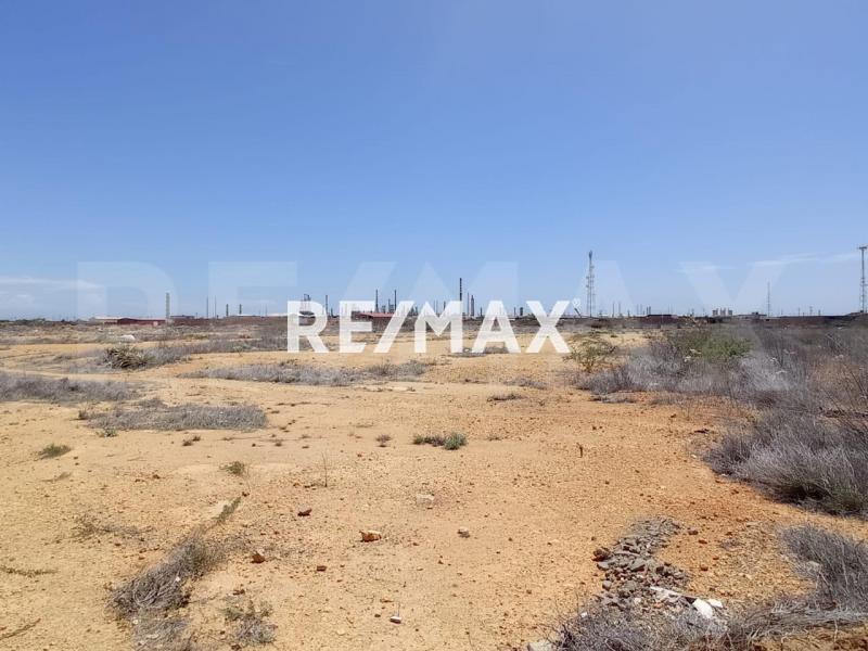 En Venta Terreno y Parcela Puerta Maraven, Punto Fijo, Edo. Falcon.