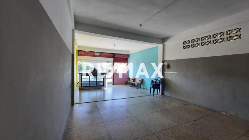 En Venta Local Comercial Antiguo Aeropuerto Sector 1