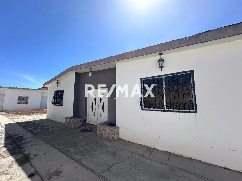 En Alquiler Casa o TownHouse Puerta Maraven, Cardón, Falcón, 4167, VEN