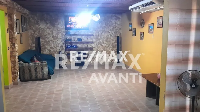 En Venta Casa o TownHouse Avenida 14, Cardón, Falcón, 4154, VEN