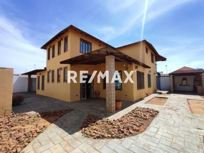 En Venta Casa o TownHouse Puerta Maraven, Cardón, Falcón, 4154, VEN