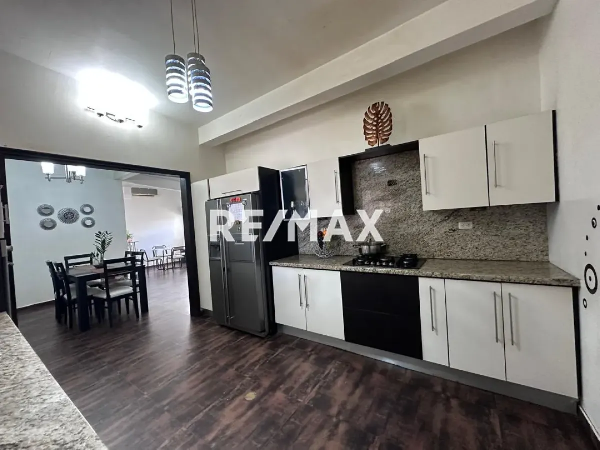 En Venta Casa o TownHouse Avenida 8, Puerta Maraven, Cardón, Falcón, 4154, VEN