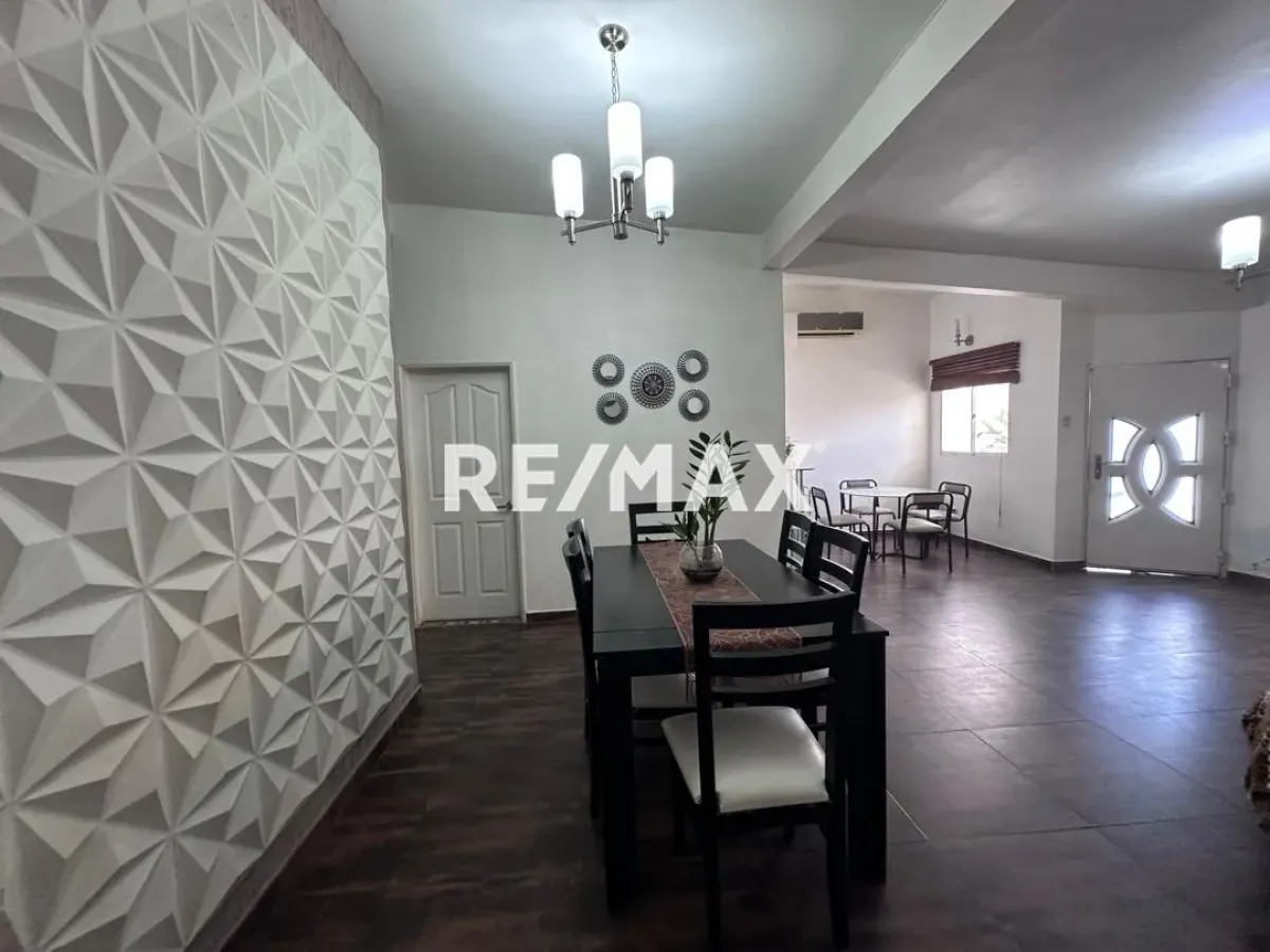 En Venta Casa o TownHouse Avenida 8, Puerta Maraven, Cardón, Falcón, 4154, VEN