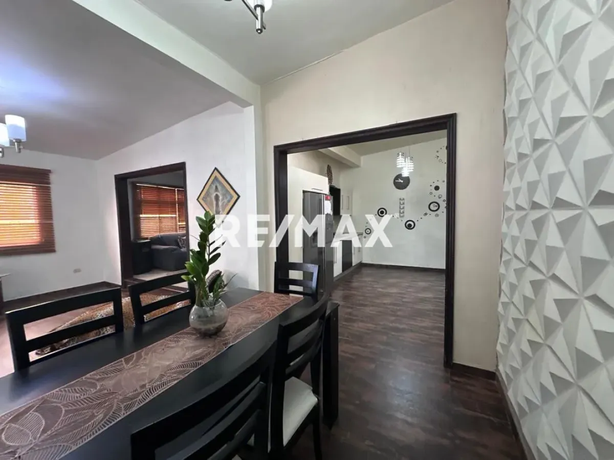 En Venta Casa o TownHouse Avenida 8, Puerta Maraven, Cardón, Falcón, 4154, VEN