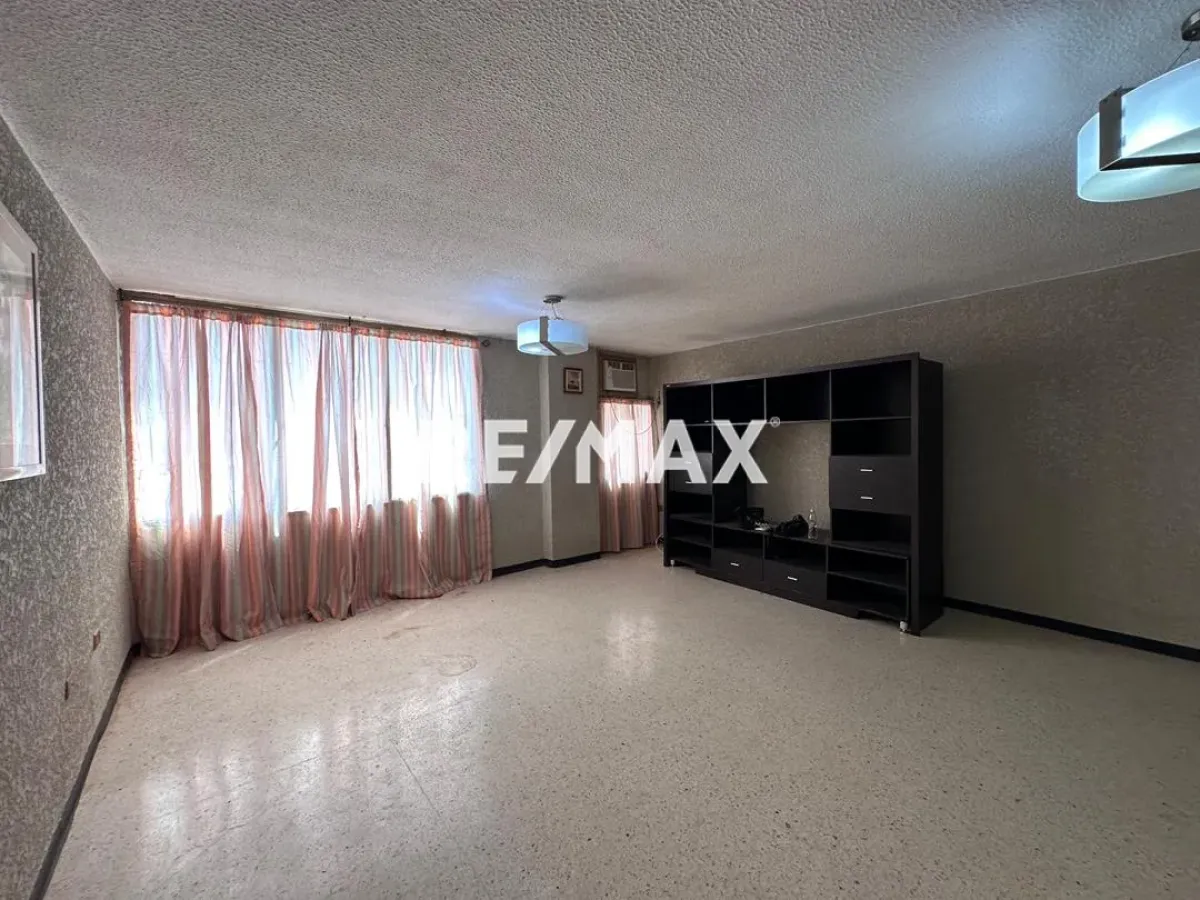 En Alquiler Apartamento Urb Santa Irene, Punto Fijo, Carirubana, Falcón, 4102, VEN