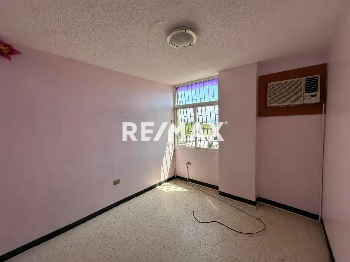 En Alquiler Apartamento Urb Santa Irene, Punto Fijo, Carirubana, Falcón, 4102, VEN