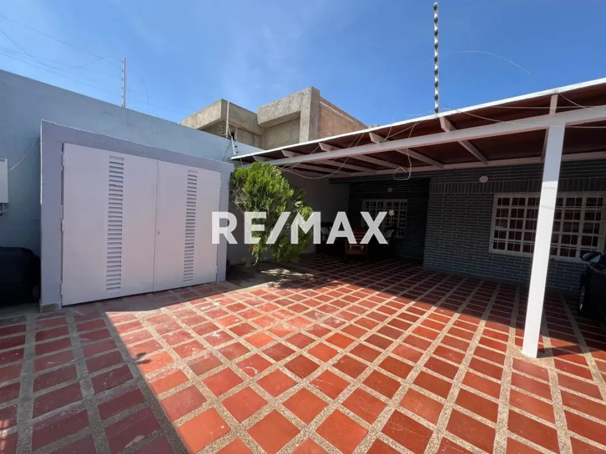 En Alquiler Casa o TownHouse PUERTA MARAVEN AV, BACHILLER PEÑA