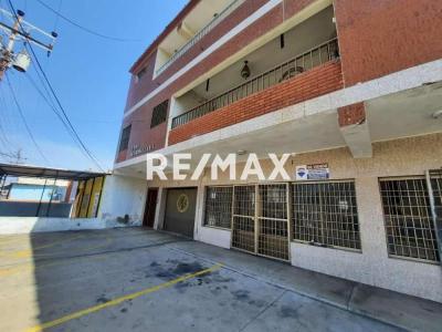En Alquiler Local Comercial PUERTA MARAVEN AV. BACHILLER PEÑA