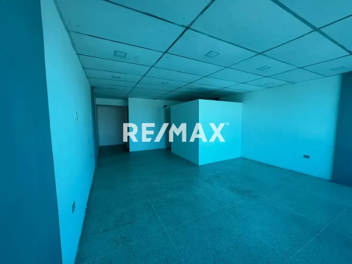 En Alquiler Local Comercial Avenida Ollarvides, Puerta Maraven, Cardón, Falcón, 4154, VEN