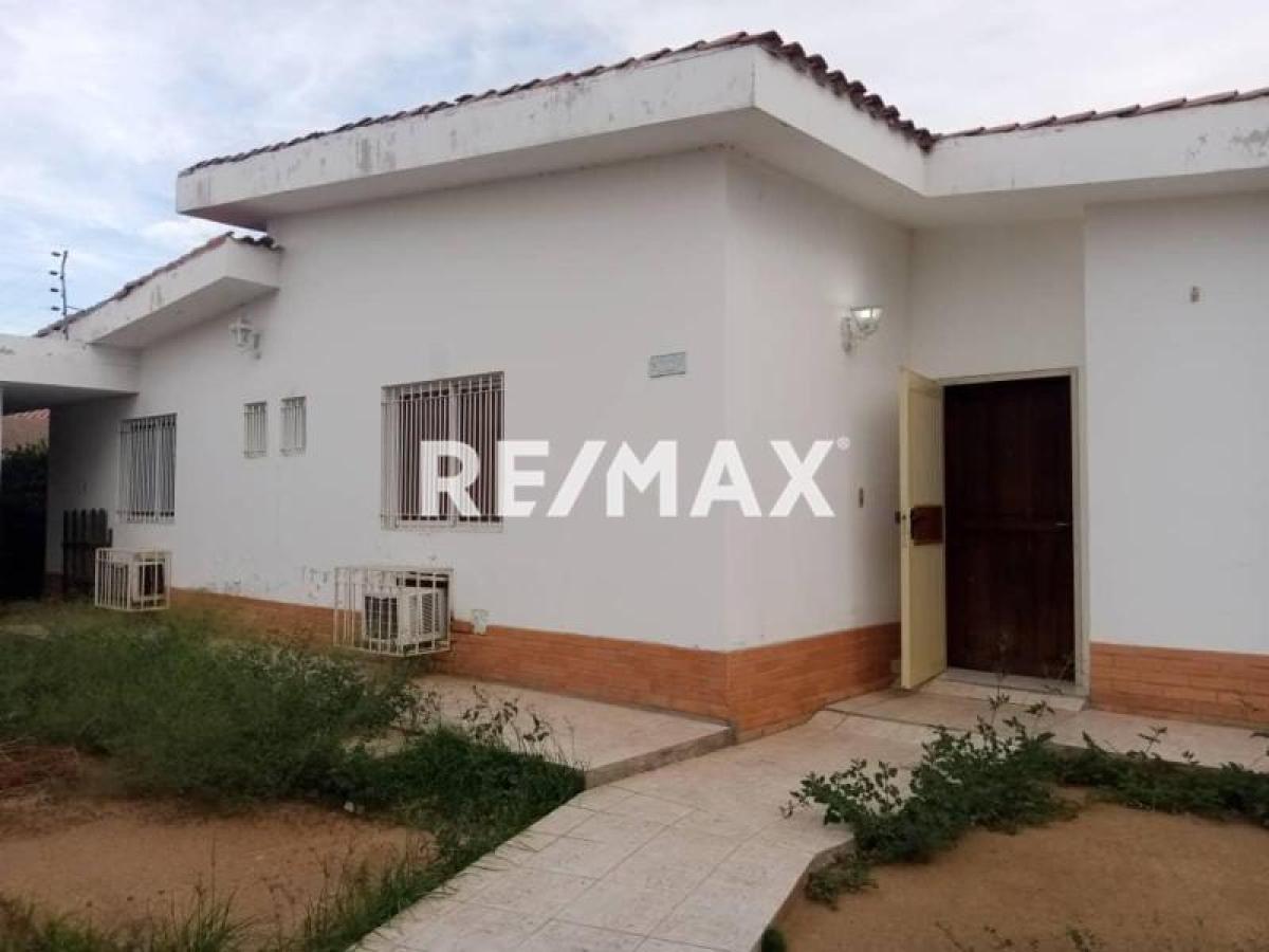 En Venta Casa o TownHouse Urb. Zarabon. Comunidad Cardón