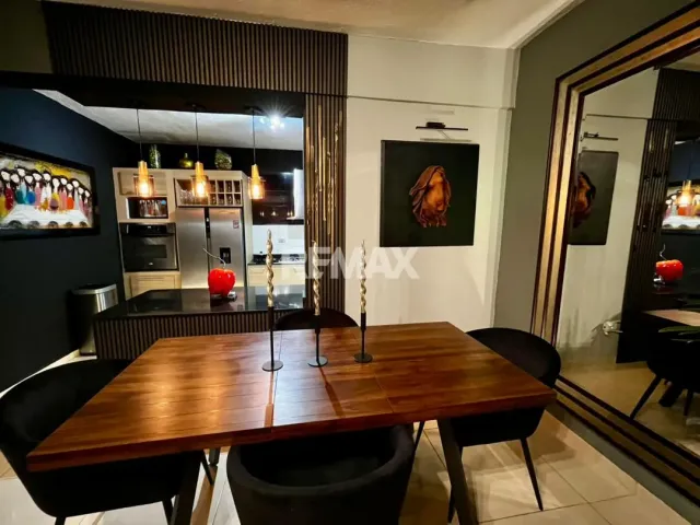 En Venta Casa o TownHouse Av.  Gral Riera. Puerta Maraven