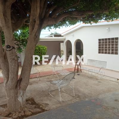 En Venta Casa o TownHouse Puerta Maraven, Cardón, Falcón, 4167, VEN