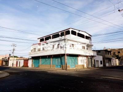 En Venta Edificio Avenida Bolivar, Carirubana, Falcón, 4102, VEN