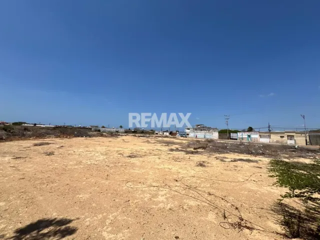 En Venta Terreno y Parcela Puerta Maraven Calle Cabure con Calle Trompillo