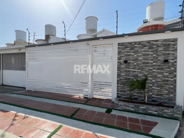 En Alquiler Casa o TownHouse Puerta Maraven, Cardón, Falcón, 4154, VEN