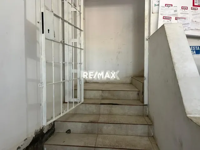 En Venta Local Comercial Av Ollarvides Sector Puerta Maraven