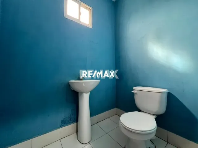 En Venta Local Comercial Av Ollarvides Sector Puerta Maraven