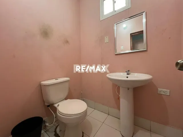 En Venta Local Comercial Av Ollarvides Sector Puerta Maraven