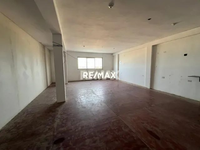 En Venta Local Comercial Av Ollarvides Sector Puerta Maraven