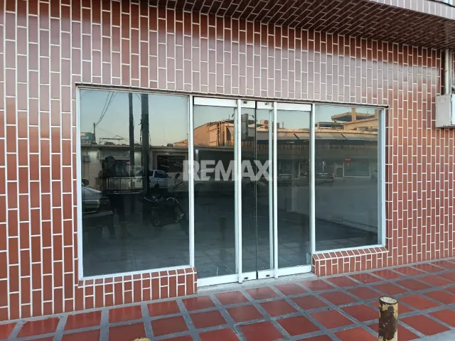 En Alquiler Local Comercial Avenida Ollarvides, Puerta Maraven, Cardón, Falcón, 4154, VEN