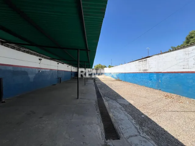 En Alquiler Local Industrial y Galpón AV. Rafael Gonzalez entre calle Tachira y San Jose