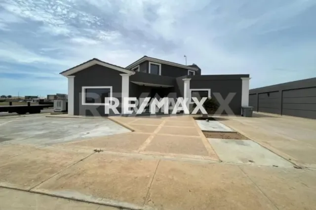 En Venta Casa o TownHouse Urb.zarabon. Terraza club de Golf