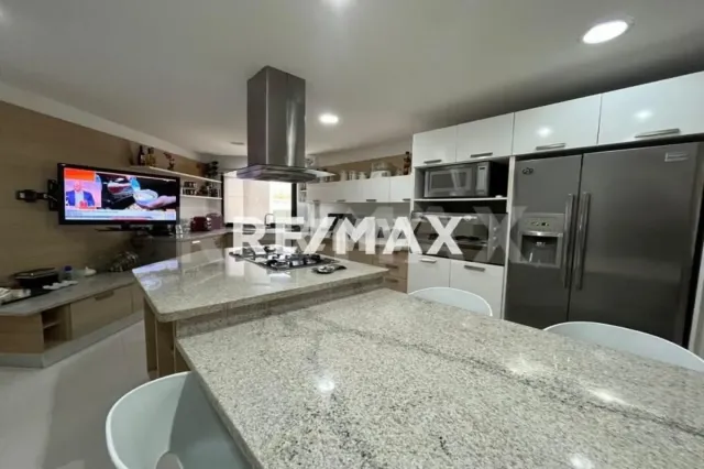 En Venta Casa o TownHouse Urb.zarabon. Terraza club de Golf