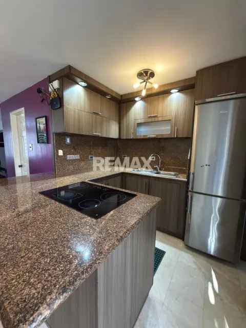 En Alquiler Casa o TownHouse Puerta Maraven Calle Democracia