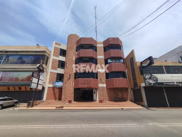 En Alquiler Local Comercial Ave Bolivar CC Caribe