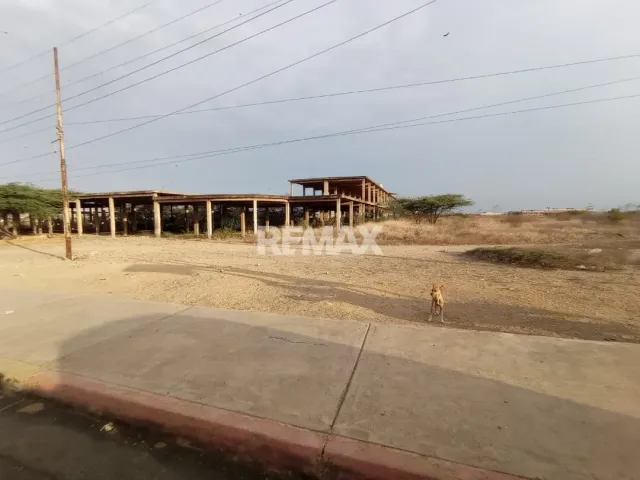 En Venta Terreno y Parcela Avenida Rafael González, Centro, Punto Fijo, Falcón, 4102, VEN