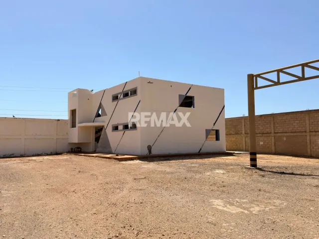 En Venta Local Industrial y Galpón Avenida Intercomunal Alí Primera, Guanadito, Falcón, 4148, VEN