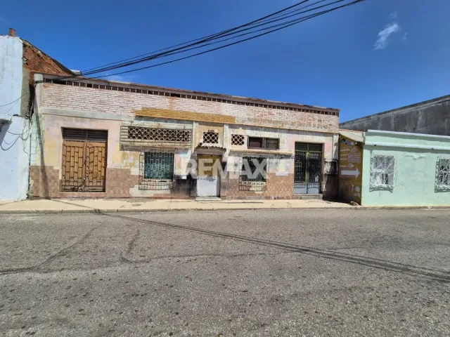 En Venta Local Comercial Calle Mariño, Carirubana, Punto Fijo, Falcón, 4102, VEN