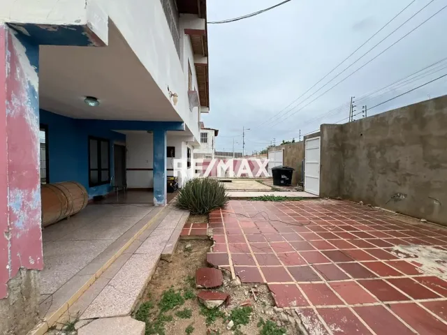 En Venta Casa o TownHouse Urbanizacion Santa Fe Sector los medanos calle los Pinos