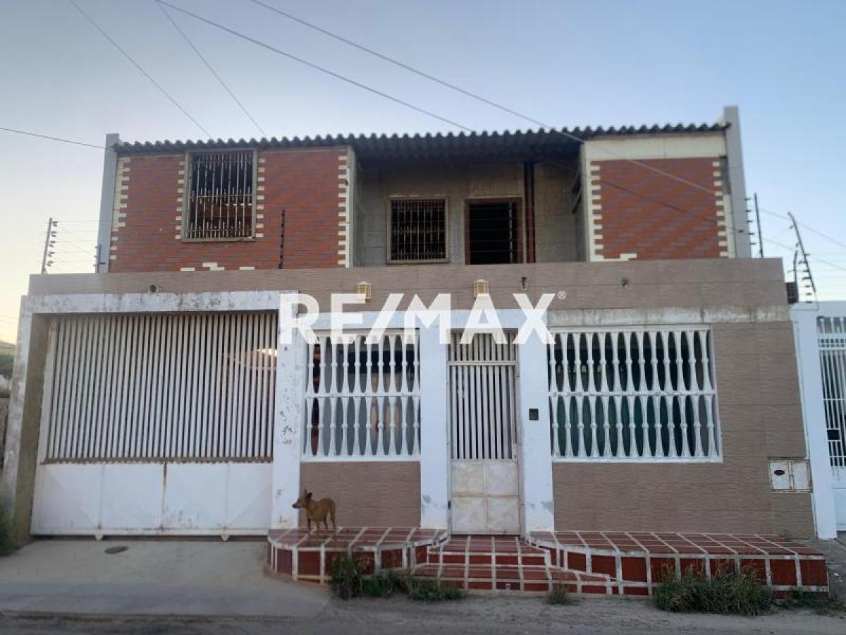 En Venta Casa o TownHouse Urb San Rafael Calle la Victoria Municipio los taques estado Falcón