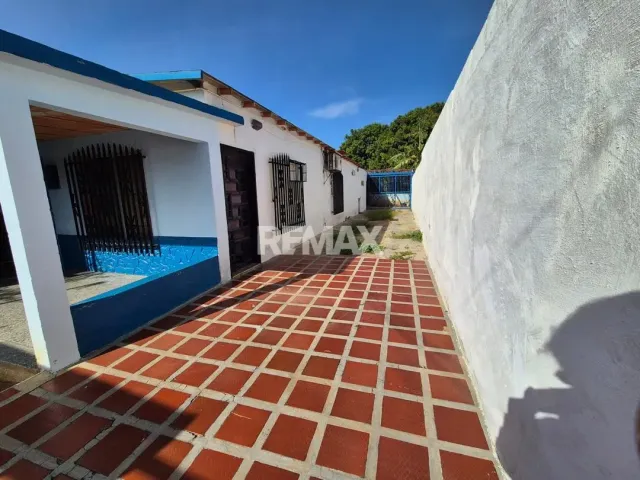 En Venta Casa o TownHouse L-4, Los Taques, Judibana, Falcón, VEN