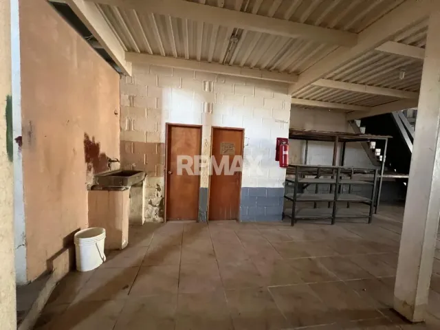 Local Comercial de 500 m² en venta en el centro de Punto Fijo, ideal para negocio - Foto 6