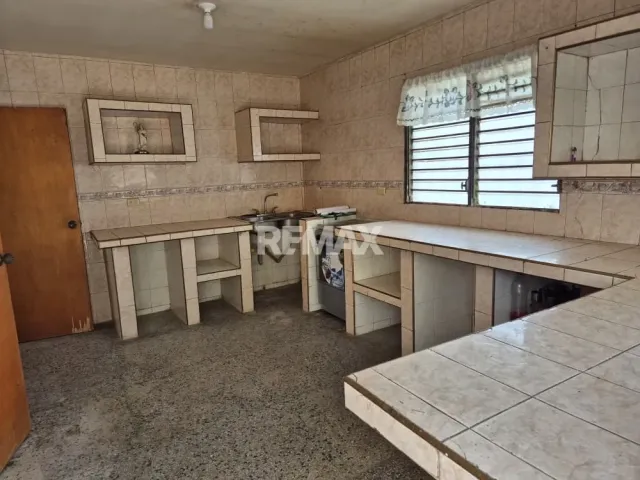 Amplia casa de 6 habitaciones y 4 baños en venta, Guaranao, Punto Fijo - Foto 14