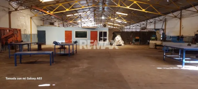 Amplio galpón de 1.400 m² en venta, excelente ubicación en Caja de Agua - Foto 2