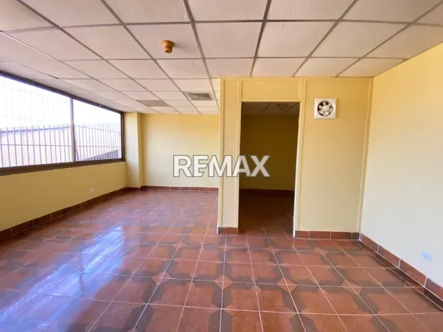 Local comercial de 43 m² en venta en Centro Ejecutivo Banvenez, Punto Fijo - Foto 3