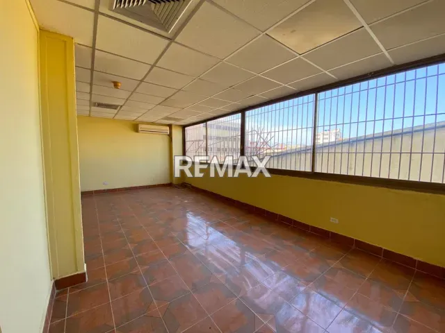 Local comercial de 43 m² en venta en Centro Ejecutivo Banvenez, Punto Fijo - Foto 4