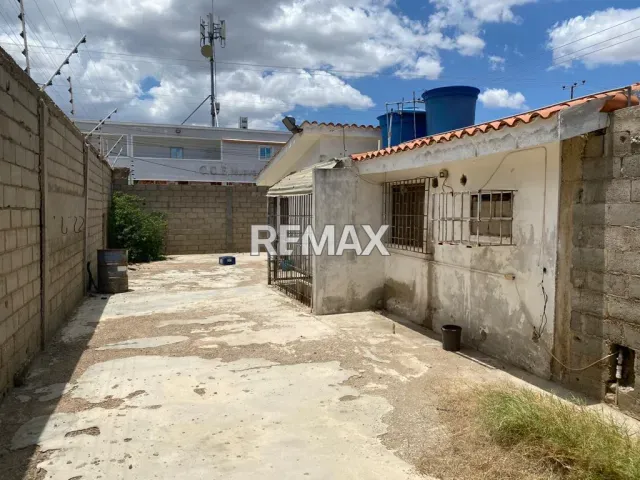 Casa comercial de 3 hab. y 2 baños en alquiler, Av. Ollarvides, Guaranao - Foto 2